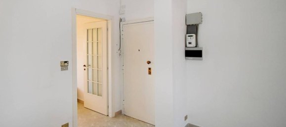2 rooms Apartment in San Donato Milanese, Italy No. 31196 4