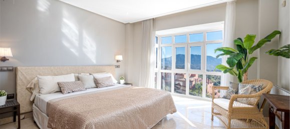 3 bedrooms Penthouse in Marbella, Spain No. 136512 3