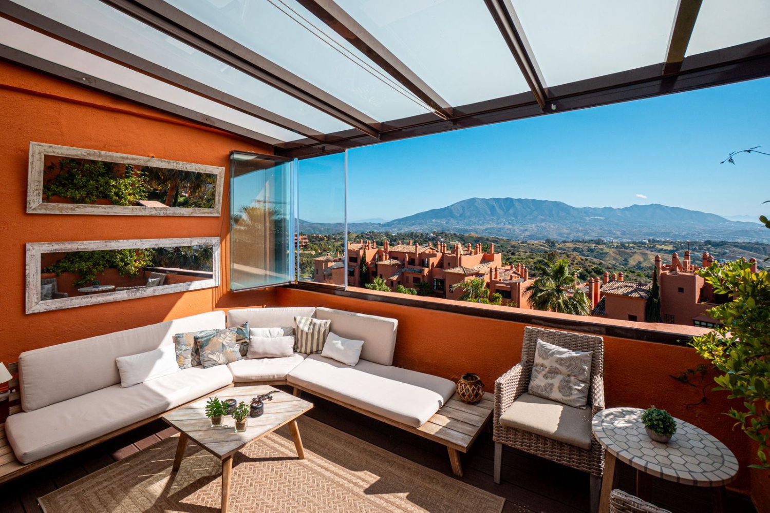 3 bedrooms Penthouse in Marbella, Spain No. 136512