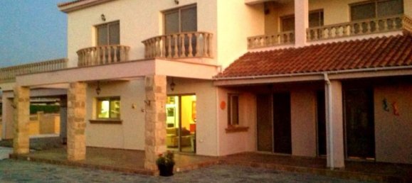 4 bedrooms Villa in Paphos, Cyprus No. 12837 12