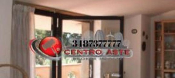 5 rooms Apartment in Lariano, Italy No. 15026 3