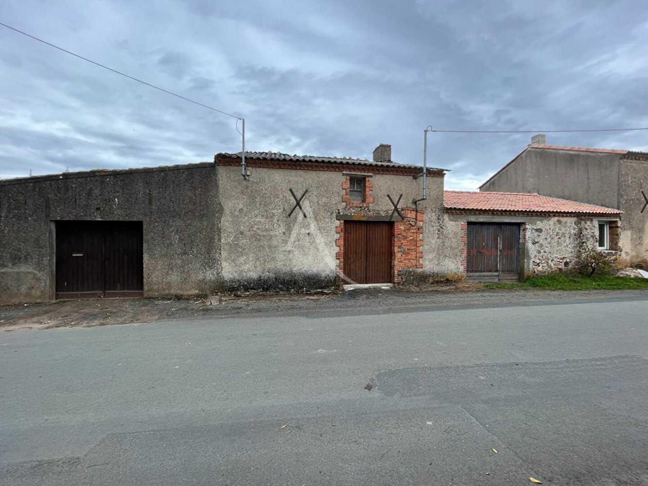  Building in Le Champ-Saint-Pere, France No. 357617