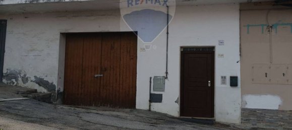 6 rooms Apartment in Loreto Aprutino, Italy No. 57452 5