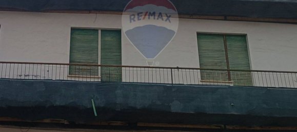 6 rooms Apartment in Loreto Aprutino, Italy No. 57452 2