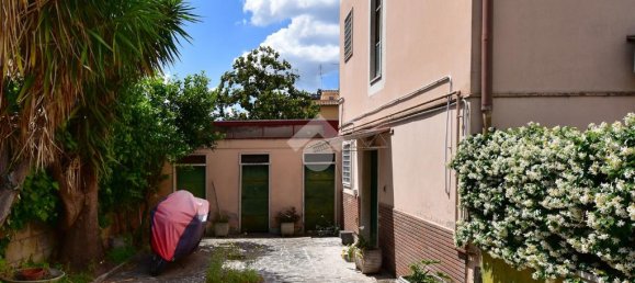 1 bedroom Apartment in Rome, Italy No. 324712 4