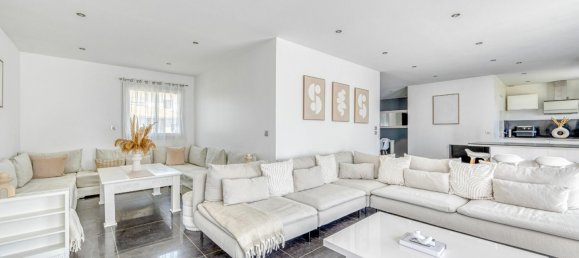 4 bedrooms House in Tresses, France No. 278760 2