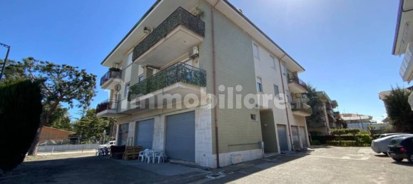 2 bedrooms Apartment in Martinsicuro, Italy No. 99880 3