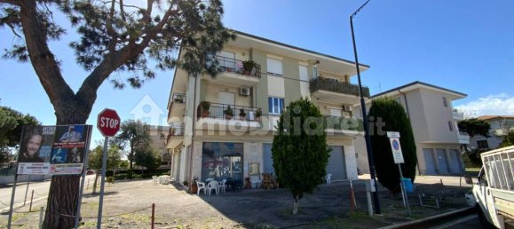 2 bedrooms Apartment in Martinsicuro, Italy No. 99880 2