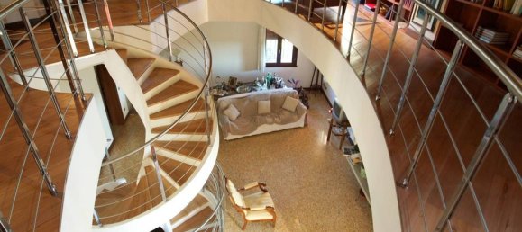 3 Schlafzimmer Villa in Ravenna, Italy, Nr. 334902 7