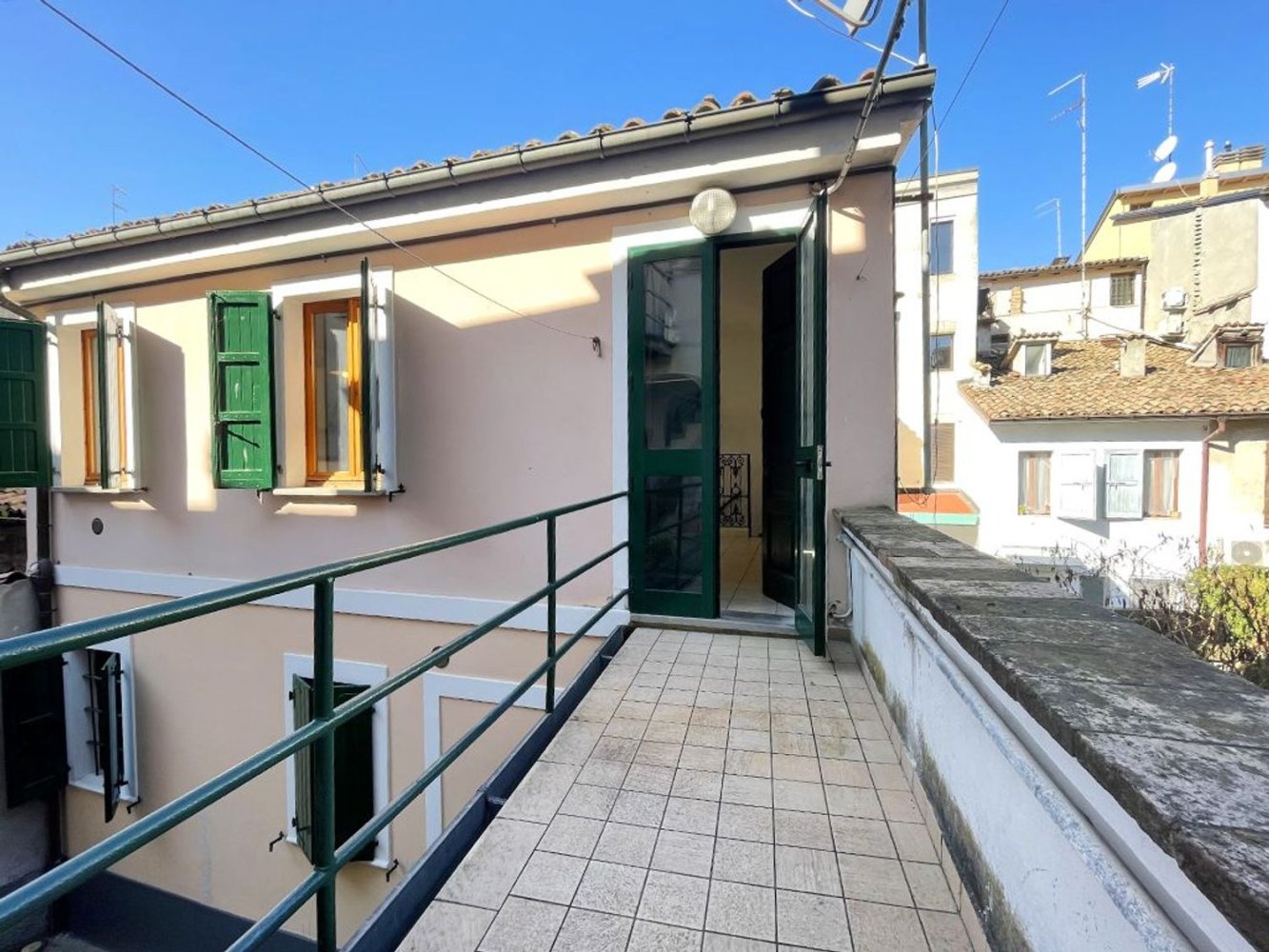 3 rooms Apartment in Parma, Italy No. 20406