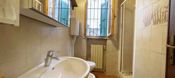 3 rooms Apartment in Parma, Italy No. 20406 12