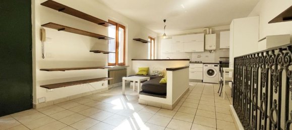 3 rooms Apartment in Parma, Italy No. 20406 4