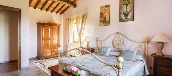 Casa de 20 dormitorios en Città della Pieve, Italy No. 173120 19