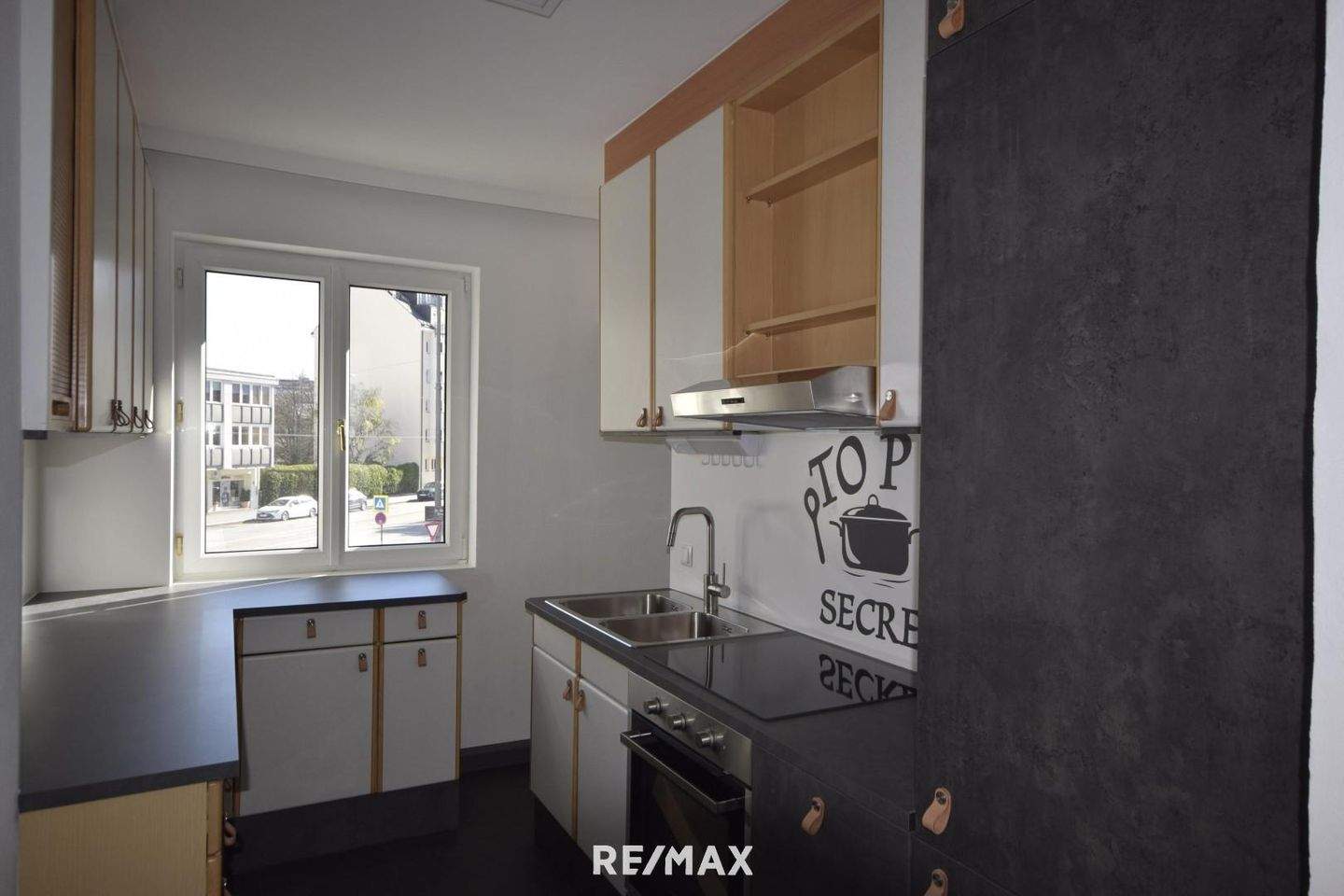 3 rooms Apartment in Innsbruck-Stadt, Austria No. 132459