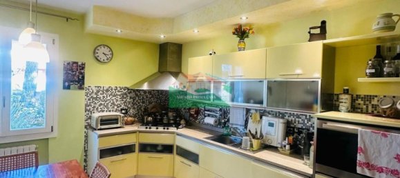 5 bedrooms House in Ravenna, Italy No. 311515 3