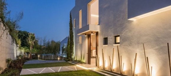 5 bedrooms Villa in Malaga, Spain No. 120631 26