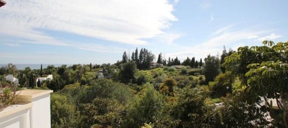 5 bedrooms Villa in Malaga, Spain No. 120631 3