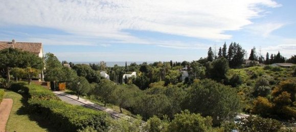 5 bedrooms Villa in Malaga, Spain No. 120631 2