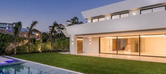 5 bedrooms Villa in Malaga, Spain No. 120631 24