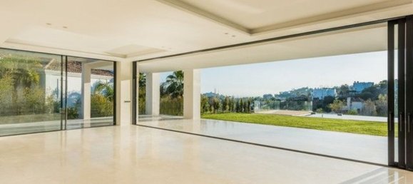5 bedrooms Villa in Malaga, Spain No. 120631 18