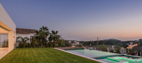 5 bedrooms Villa in Malaga, Spain No. 120631 25