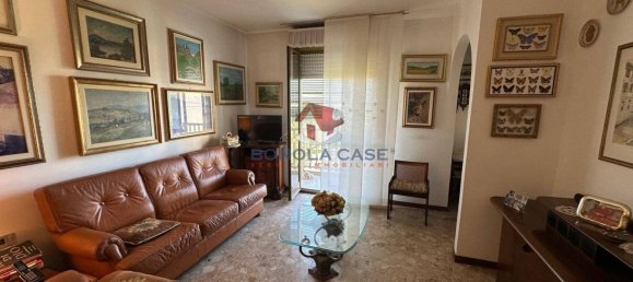 3 rooms Apartment in Milan, Italy No. 261229 2