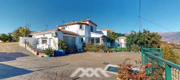 5 bedrooms House in Arenas, Spain No. 44880 3