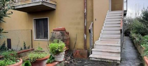 5 rooms Apartment in Laterina Pergine Valdarno, Italy No. 238071 2