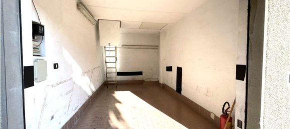 26m² Garage in Genoa, Italy No. 185938 2