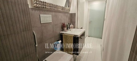 3 bedrooms Apartment in Florence, Italy No. 362777 15