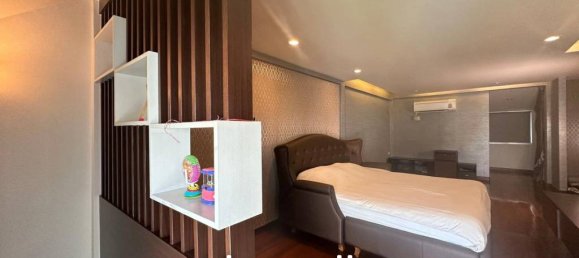 3 bedrooms Bungalow in Bangkok, Thailand No. 24032 10