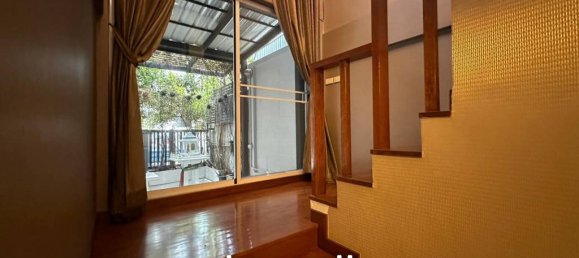3 bedrooms Bungalow in Bangkok, Thailand No. 24032 5