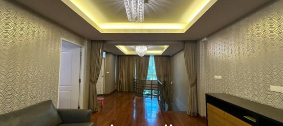 3 bedrooms Bungalow in Bangkok, Thailand No. 24032 3