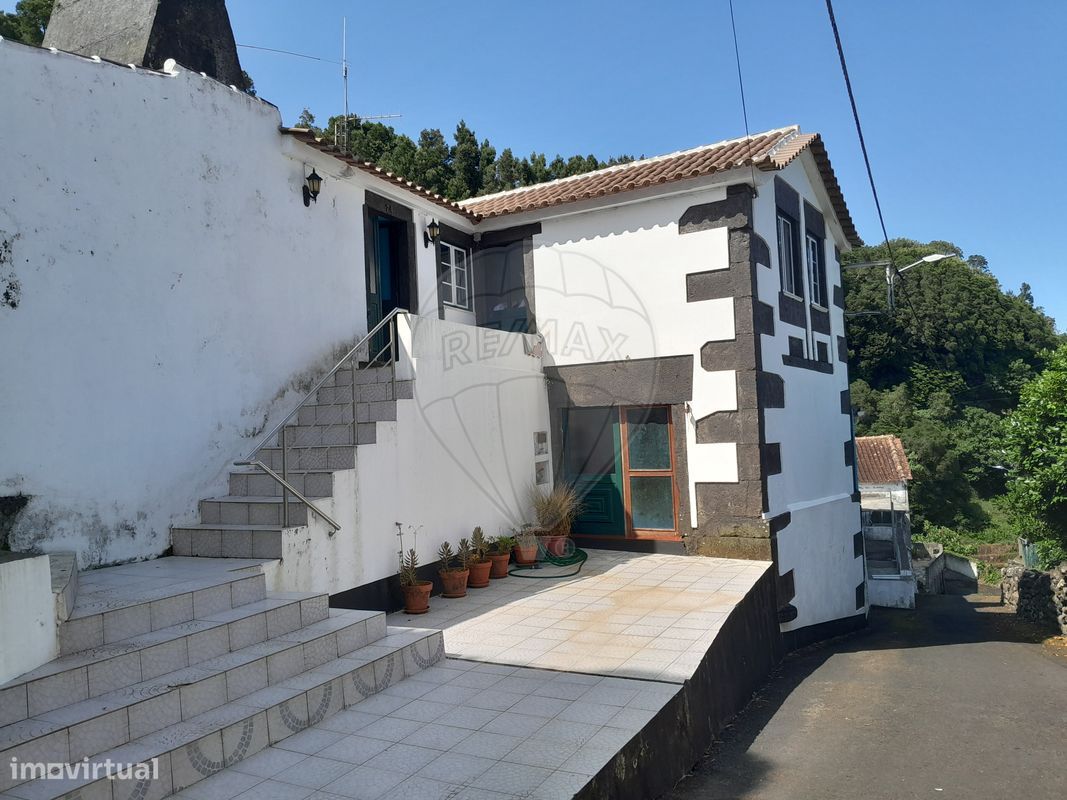 Casa de 2 dormitorios en Praia da Vitoria, Portugal No. 159614