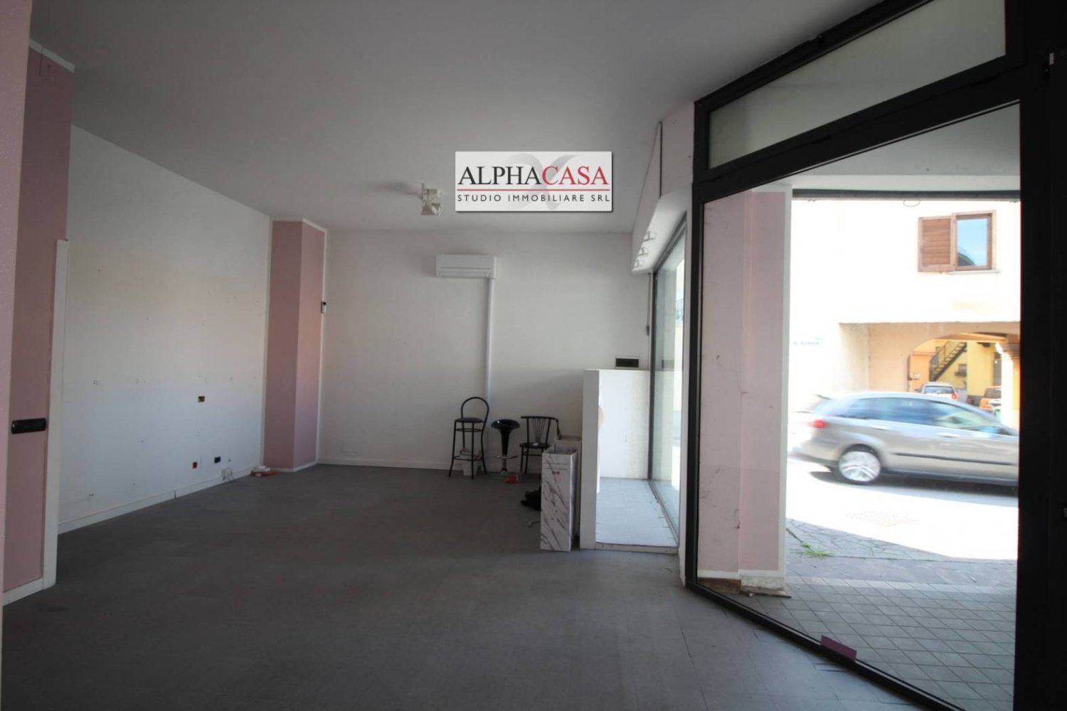 Propiedad comercial de 1 habitación en Osio Sopra, Italy No. 282337
