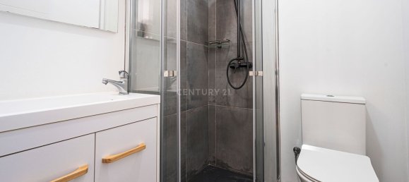 2 bedrooms House in Lisbon, Portugal No. 125377 11