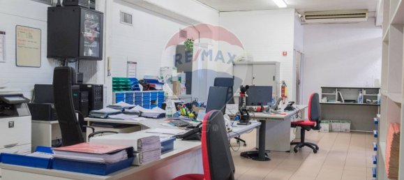 1 room Commercial property in San Donato Milanese, Italy No. 88063 4