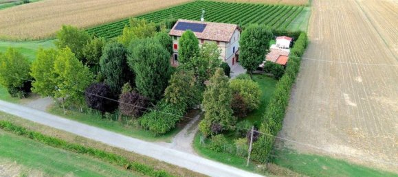 4 bedrooms Villa in Novellara, Italy No. 332188 10