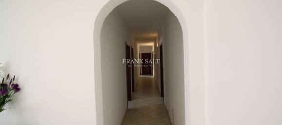 4 bedrooms Apartment in Sliema, Malta No. 9487 8