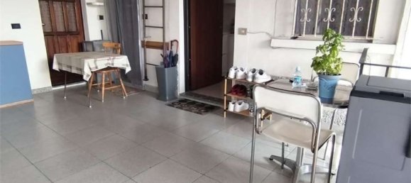 2 bedrooms Apartment in Malnate, Italy No. 359556 3