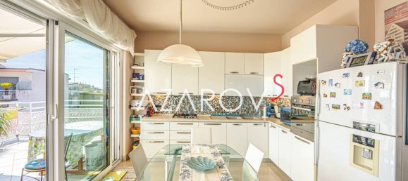 4 Schlafzimmer Penthouse in Sanremo, Italy, Nr. 105335 11