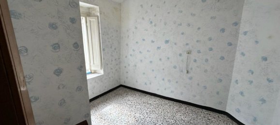 4 rooms House in Roccamorice, Italy No. 123153 18