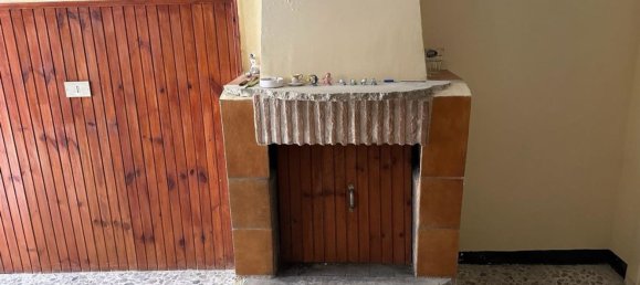 4 rooms House in Roccamorice, Italy No. 123153 8