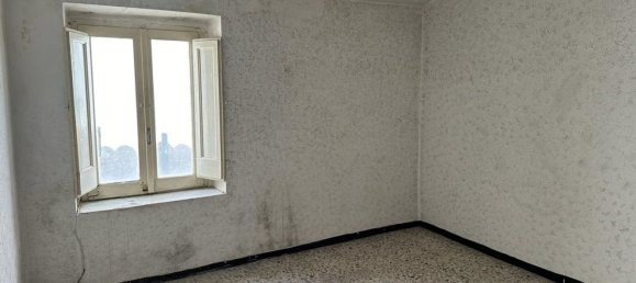 4 rooms House in Roccamorice, Italy No. 123153 24