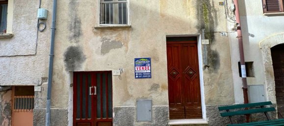 4 rooms House in Roccamorice, Italy No. 123153 2
