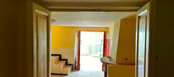 4 rooms House in Roccamorice, Italy No. 123153 5