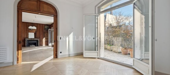 5 bedrooms Apartment in Paris, France No. 186217 7