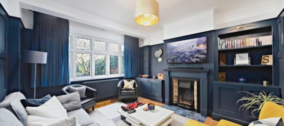 3 bedrooms House in South Croydon, United Kingdom No. 8098 2