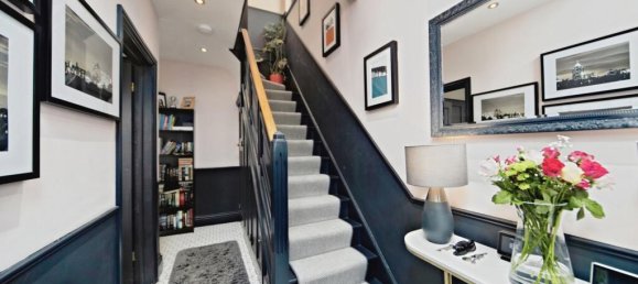 3 bedrooms House in South Croydon, United Kingdom No. 8098 6