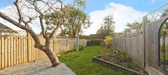 3 bedrooms House in South Croydon, United Kingdom No. 8098 7